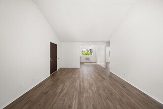 960 E Bonita Ave in Pomona, CA - Building Photo - Building Photo