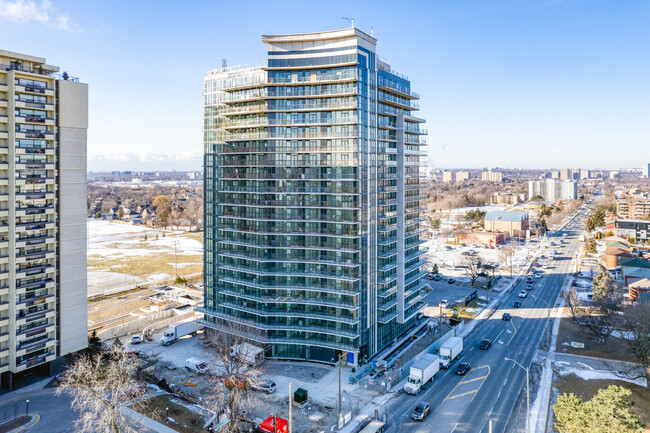 7 On The Park Condos in Toronto, ON - Building Photo - Building Photo