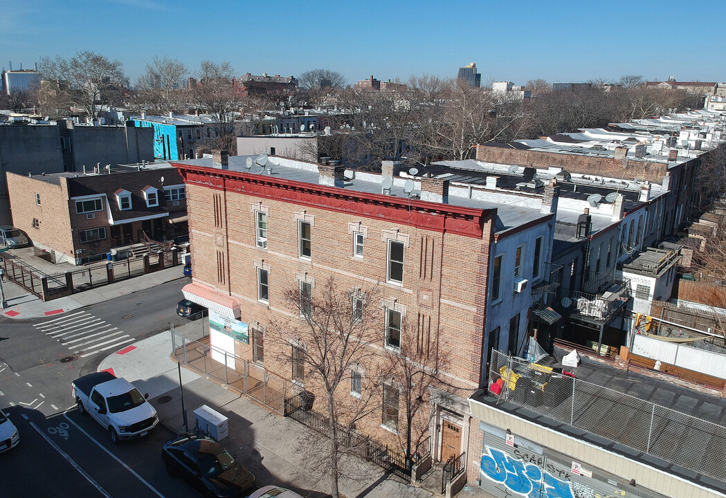 531 Central Ave in Brooklyn, NY - Building Photo