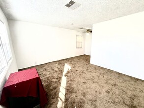 5942 Dagwood Ave in Lakewood, CA - Building Photo - Building Photo