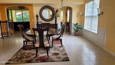 8247 Hedgewood Dr in Jacksonville, FL - Building Photo - Building Photo