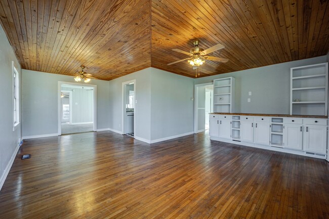 property at 1824 Louisville St