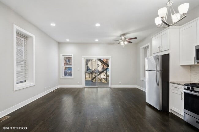1422 Chestnut W St, Unit 1R in Chicago, IL - Building Photo - Building Photo