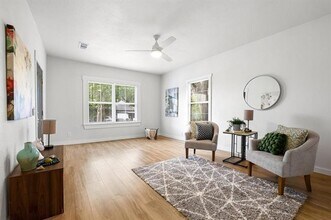 537 E Sears St in Denison, TX - Building Photo - Building Photo