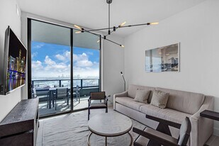 125 NE 6th St, Unit SI ID1540500P in Miami, FL - Building Photo