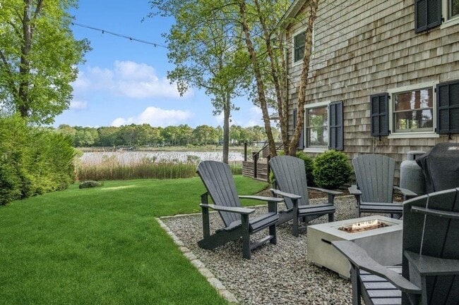 8 S Harbor Dr in Sag Harbor, NY - Building Photo - Building Photo