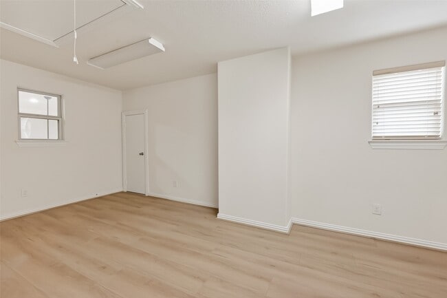 property at 14447 Kingston Cove Ln