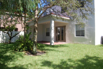 1068 Grove Park Cir in Boynton Beach, FL - Building Photo - Building Photo