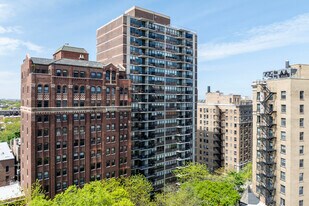 Park View Tower in Chicago, IL - Building Photo