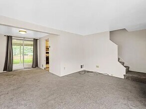 517 Maytide St in Pittsburgh, PA - Building Photo - Building Photo