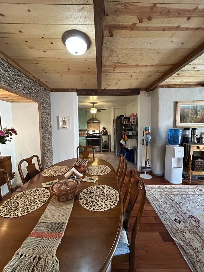 945 Agua Fria St in Santa Fe, NM - Building Photo - Building Photo