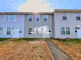 4157 Holly Cove Dr in Chesapeake, VA - Building Photo