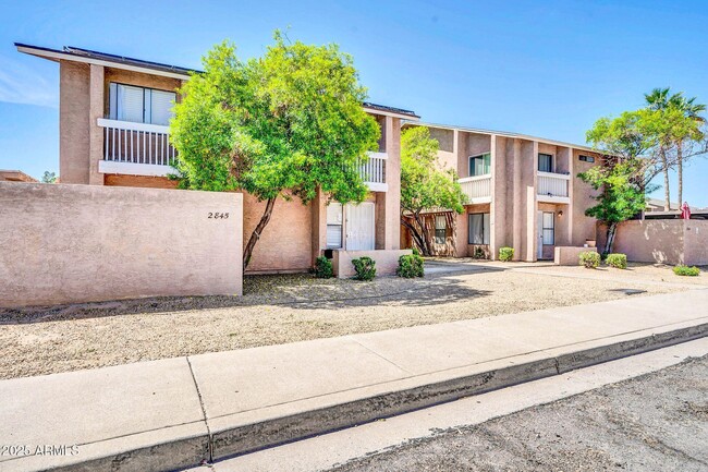property at 2845 E Tracy Ln