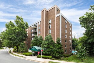 Pentagon Ridge in Arlington, VA - Building Photo