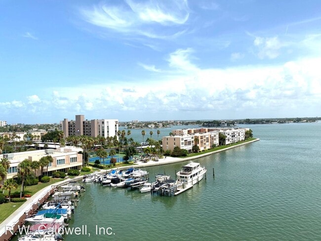 7300 Sun Island Dr S-Unit -Unit 803 in South Pasadena, FL - Building Photo - Building Photo