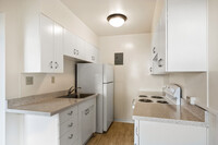 Queen Anne Apartments in Seattle, WA - Building Photo - Building Photo