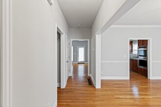 2505 Eastway Dr in Lexington, KY - Foto de edificio - Building Photo