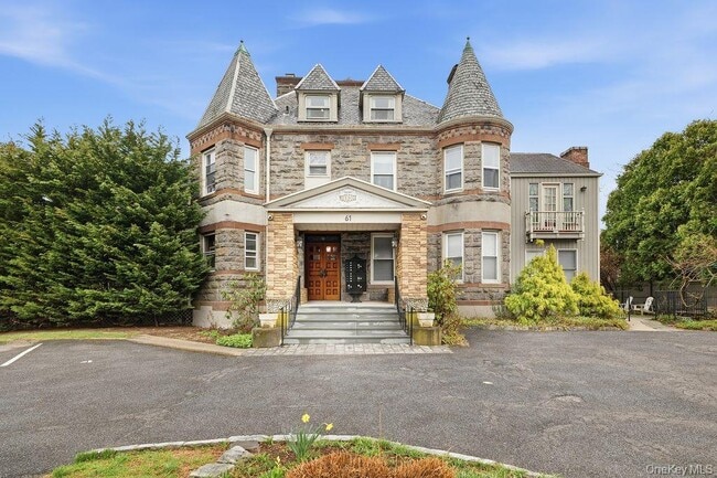 61 Orchard Ave in Rye, NY - Building Photo - Building Photo