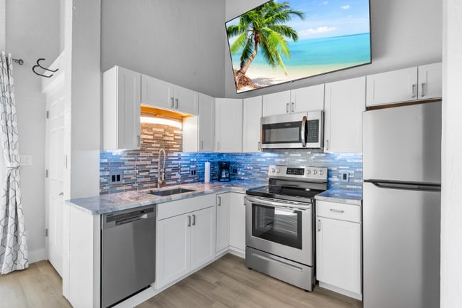 2077 Corner Lake in Haines City, FL - Foto de edificio - Building Photo