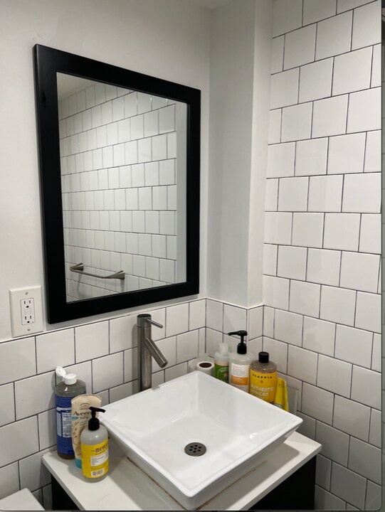 204 Lott Ave, Unit 1 in Brooklyn, NY - Building Photo