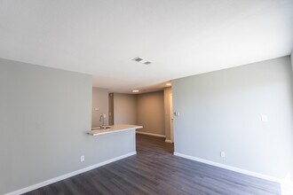 2501 Gulf Fwy in Dickinson, TX - Building Photo - Building Photo