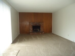 1437 N Westside St in Porterville, CA - Building Photo - Building Photo