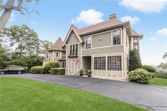 428 Gibbs Ave in Newport, RI - Building Photo - Building Photo