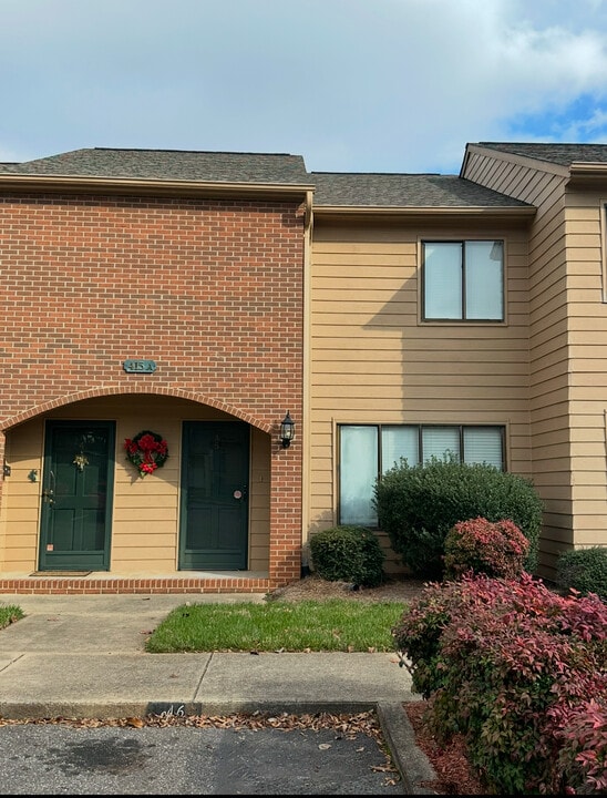 415 E Broad St in Statesville, NC - Building Photo