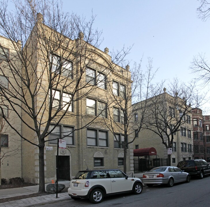 520-28 W. Surf St. in Chicago, IL - Foto de edificio