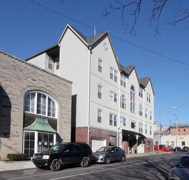 Smith House in Bloomington, IN - Foto de edificio - Building Photo
