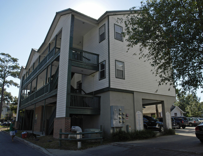 1615 NW 3rd Ave in Gainesville, FL - Foto de edificio - Building Photo