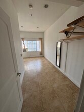 2425 Hunter St, Unit 2425 in Los Angeles, CA - Building Photo - Building Photo