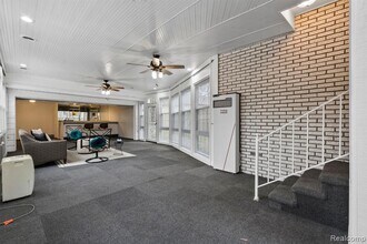 18030 Santa Barbara Dr in Detroit, MI - Building Photo - Building Photo