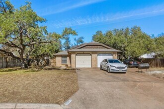 8904 Pineridge Dr in Austin, TX - Building Photo - Building Photo