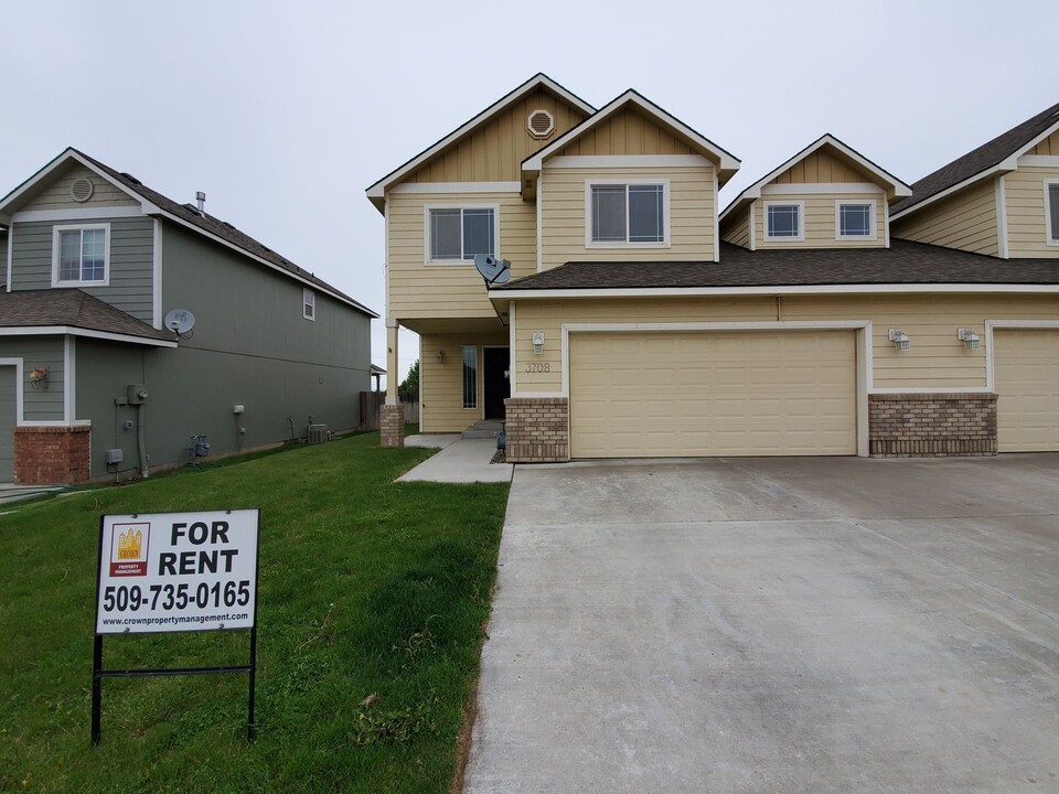 3708 W 19th Ct in Kennewick, WA - Building Photo