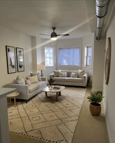 2139 N Karlov Ave, Unit 1 Apartamentos