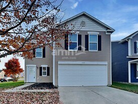 1002 Belvedere Dr in Shelbyville, IN - Building Photo