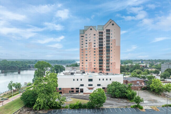 River Place Condominiums in Augusta, GA - Foto de edificio - Building Photo