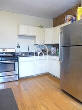 77 Windsor St, Unit 8 in Boston, MA - Foto de edificio - Building Photo