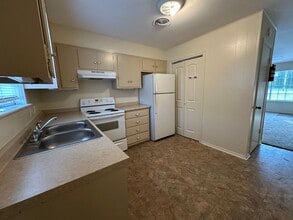 1815 S Erie Ave in Russellville, AR - Building Photo - Building Photo