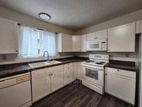 11432 Heritage Ct in Anchorage, AK - Building Photo - Building Photo