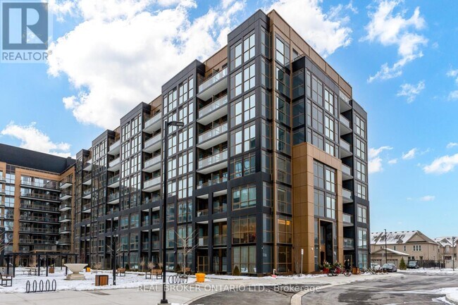 2343 Khalsa Gate in Oakville, ON - Building Photo - Building Photo