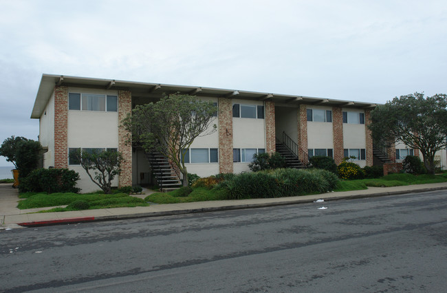 340 Esplanade Ave in Pacifica, CA - Building Photo - Building Photo