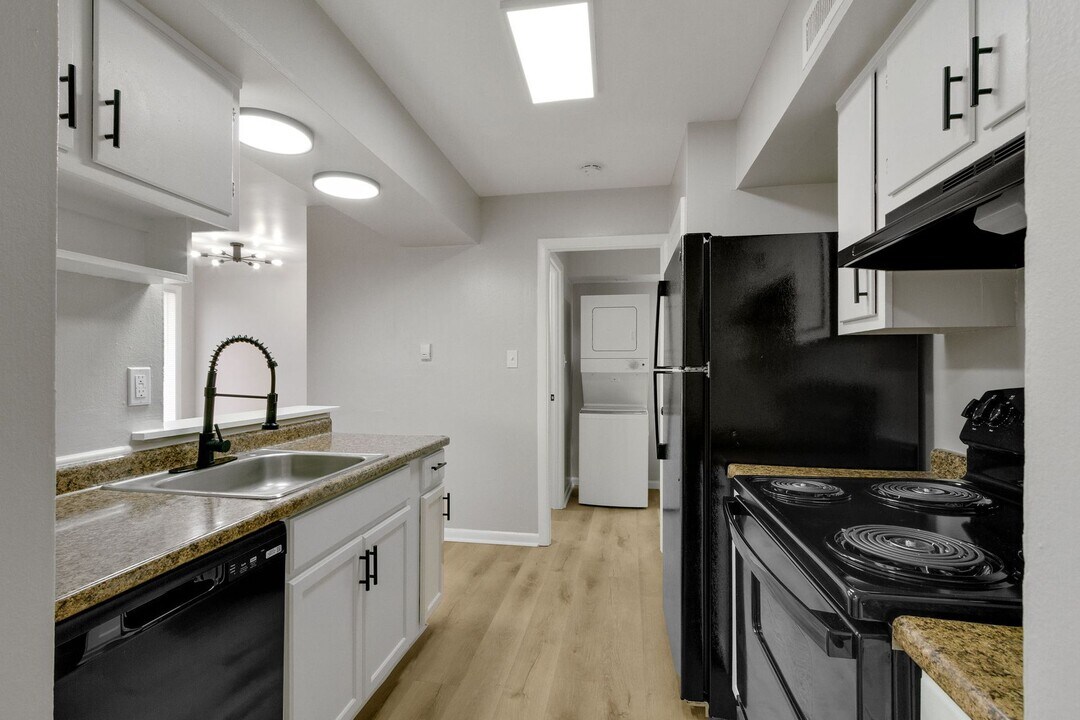 The Meadows Apartment Homes in Indianapolis, IN - Foto de edificio