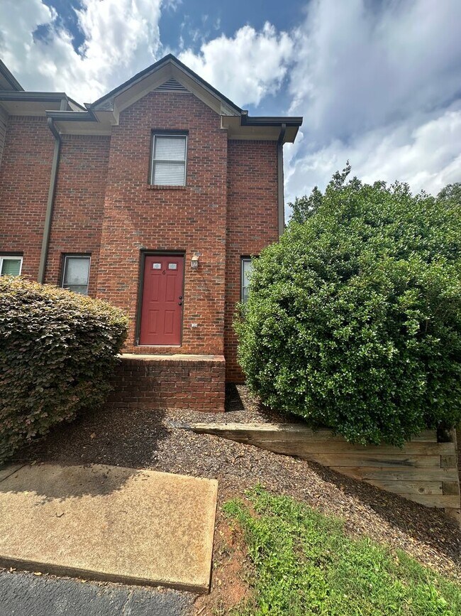 393 Old Epps Bridge Rd