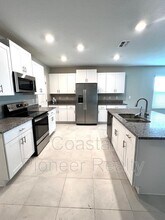16695 Parker River St in Wimauma, FL - Building Photo - Building Photo