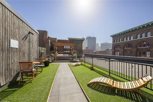 308 W 8th St in Kansas City, MO - Building Photo