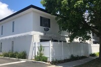 Beachwalk in Santa Barbara, CA - Foto de edificio - Building Photo