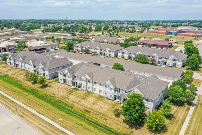 Parkview Commons in Waukee, IA - Foto de edificio - Building Photo