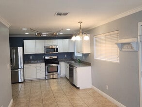 318 Fife St in Henderson, NV - Building Photo - Building Photo